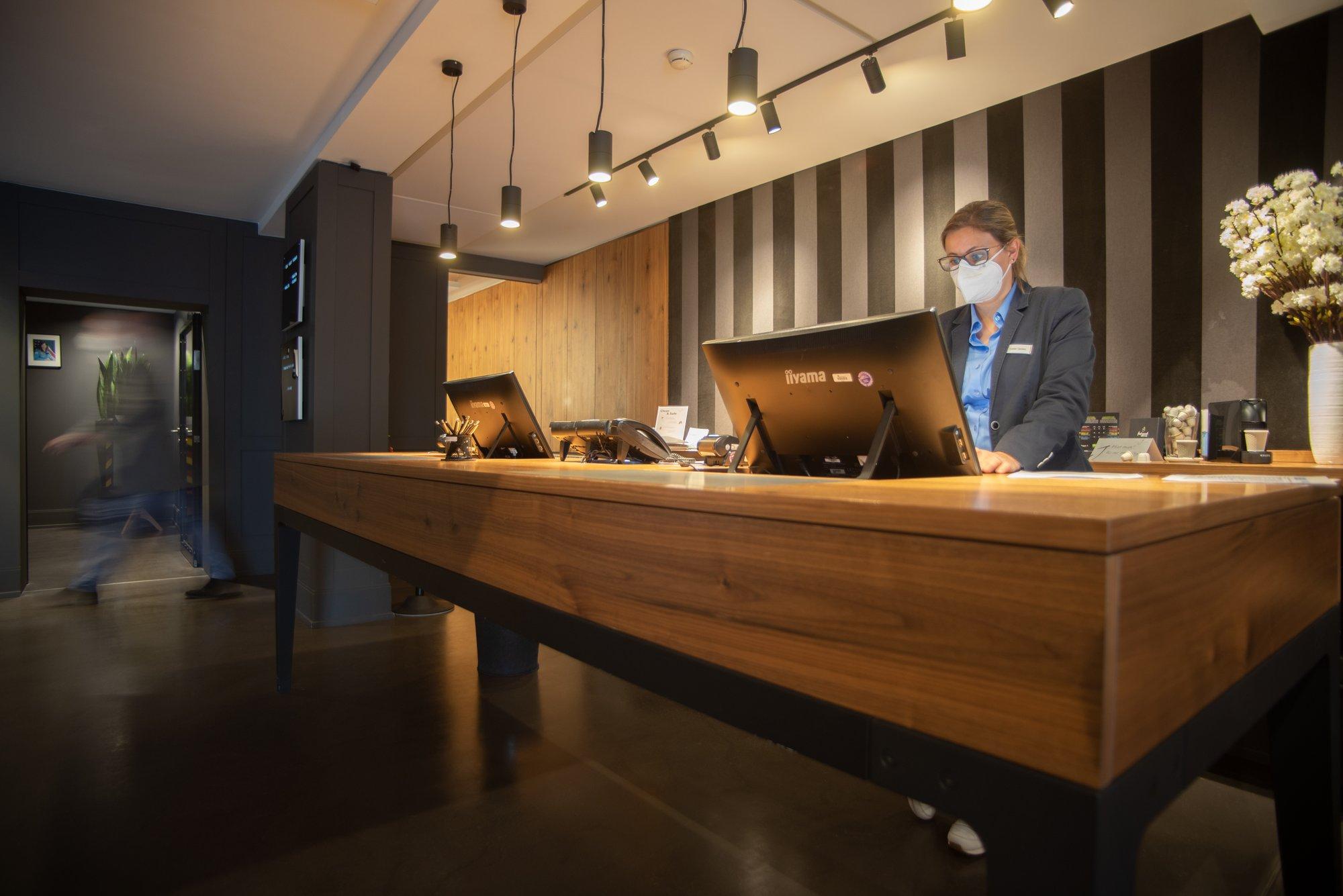&Repeat Koeln Airport Hotel Ngoại thất bức ảnh