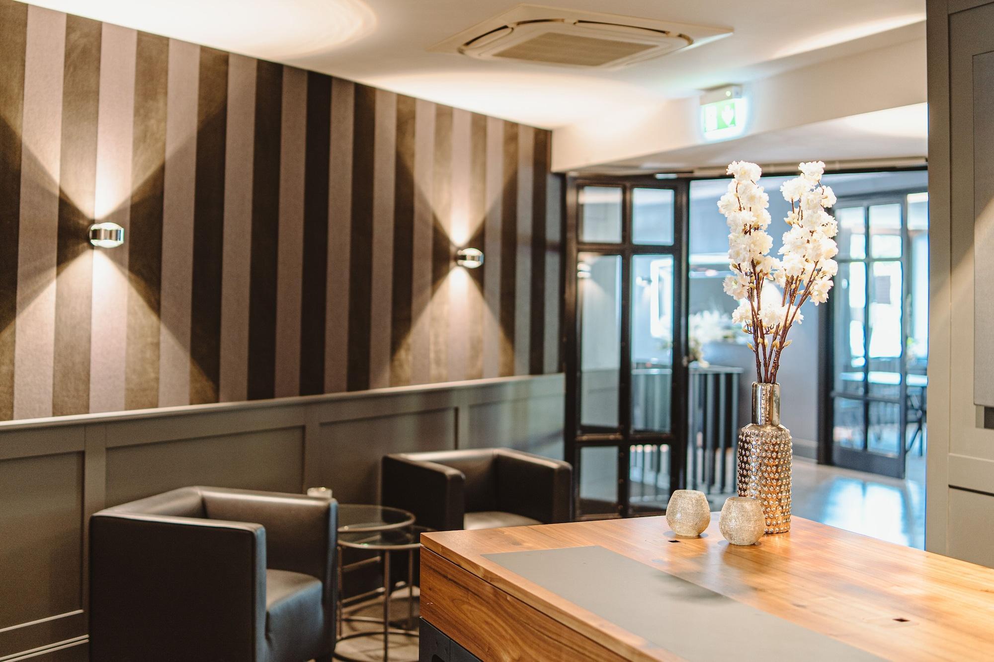 &Repeat Koeln Airport Hotel Ngoại thất bức ảnh