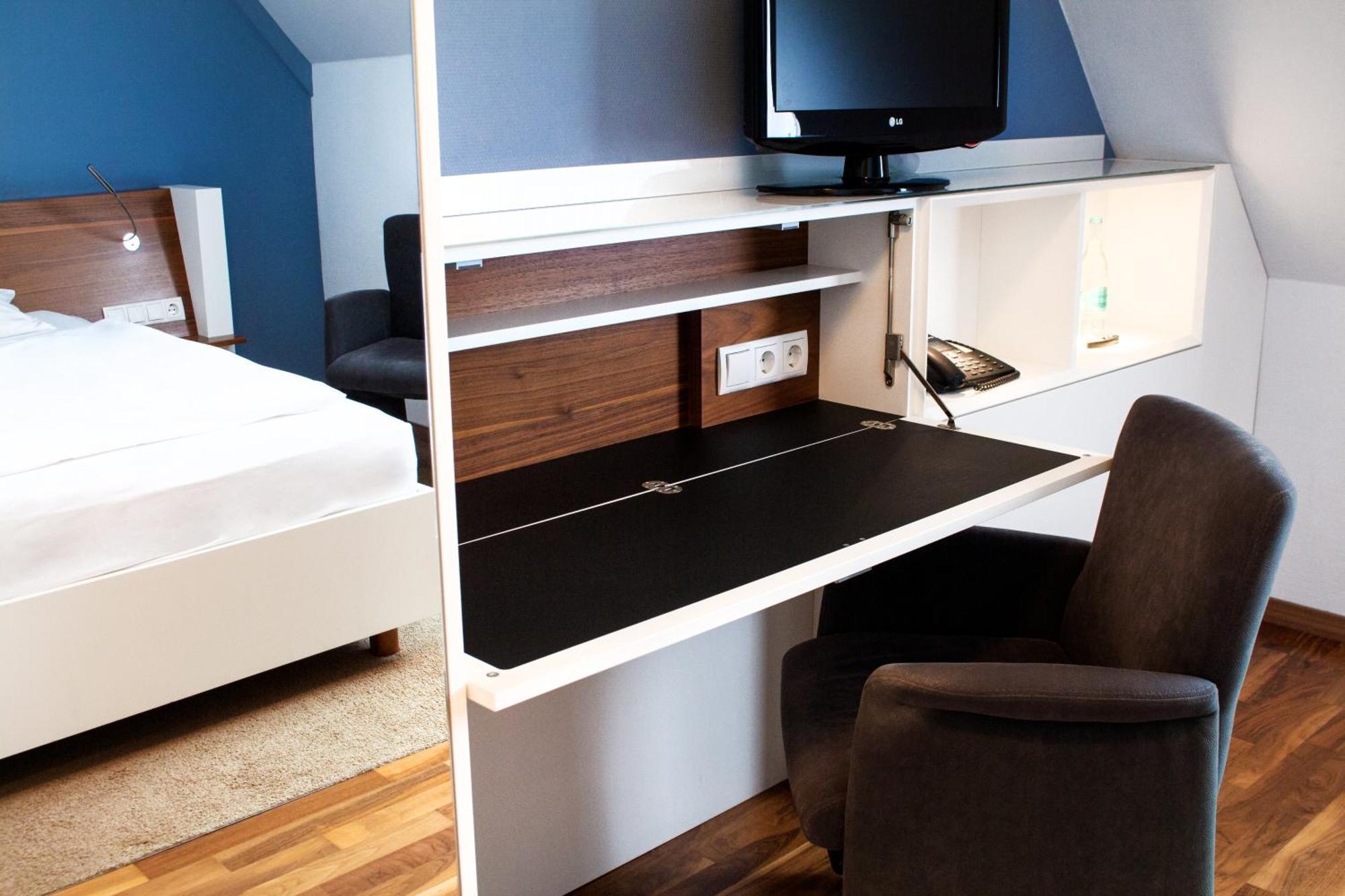 &Repeat Koeln Airport Hotel Ngoại thất bức ảnh