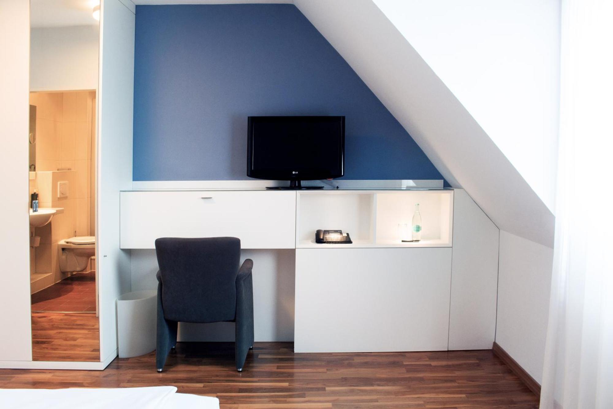 &Repeat Koeln Airport Hotel Ngoại thất bức ảnh