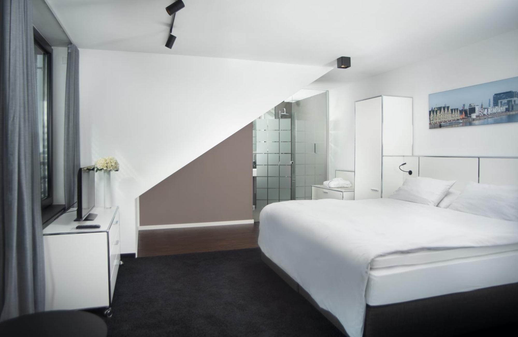 &Repeat Koeln Airport Hotel Ngoại thất bức ảnh